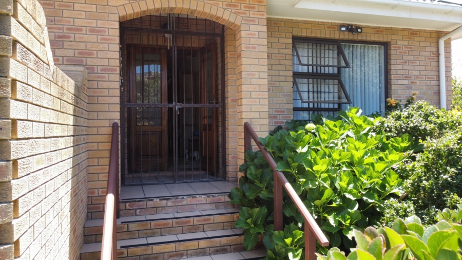 4 Bedroom Property for Sale in Hersham Western Cape